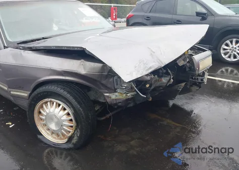 1995 Lincoln Town Car Signature/Spinnaker из США, поврежденный, VIN 1LNLM82W4SY754004